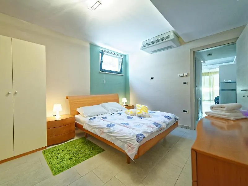 Apartment Marin Pula 4*,  Croatia
